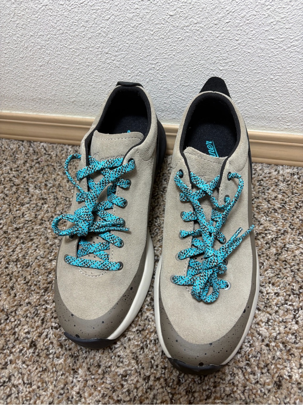 Danner Women’s Caprine Low Suede Plaza Taupe Leather Size 9.5